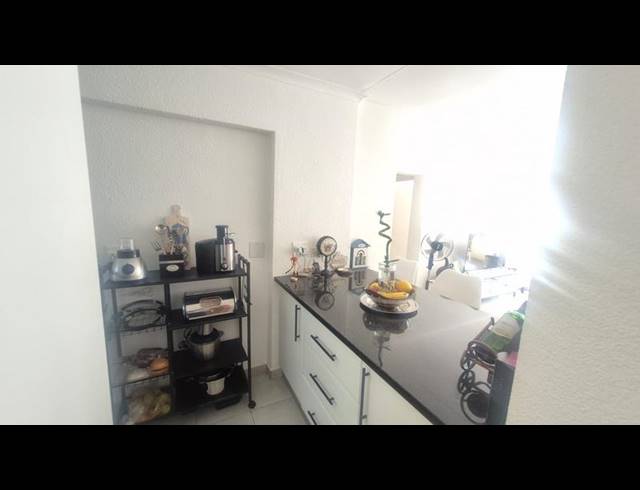 2 BEDROOM PROPERTY TO RENT IN NORTHCLIFF
